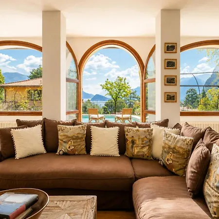 Le Rose, Villa